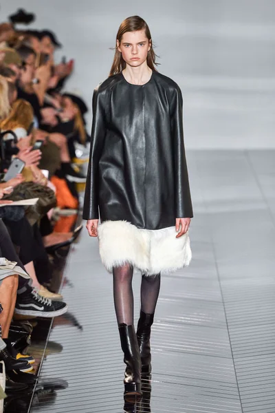 Look 3